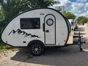 2025 NUCAMP TAB loaded w/two sets tires touring and boondock!